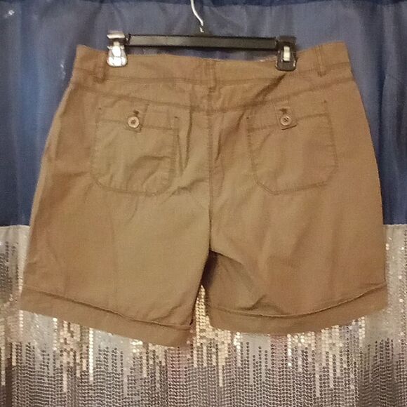 IZOD Women's 100% cotton shorts size 14 - Picture 3 of 7
